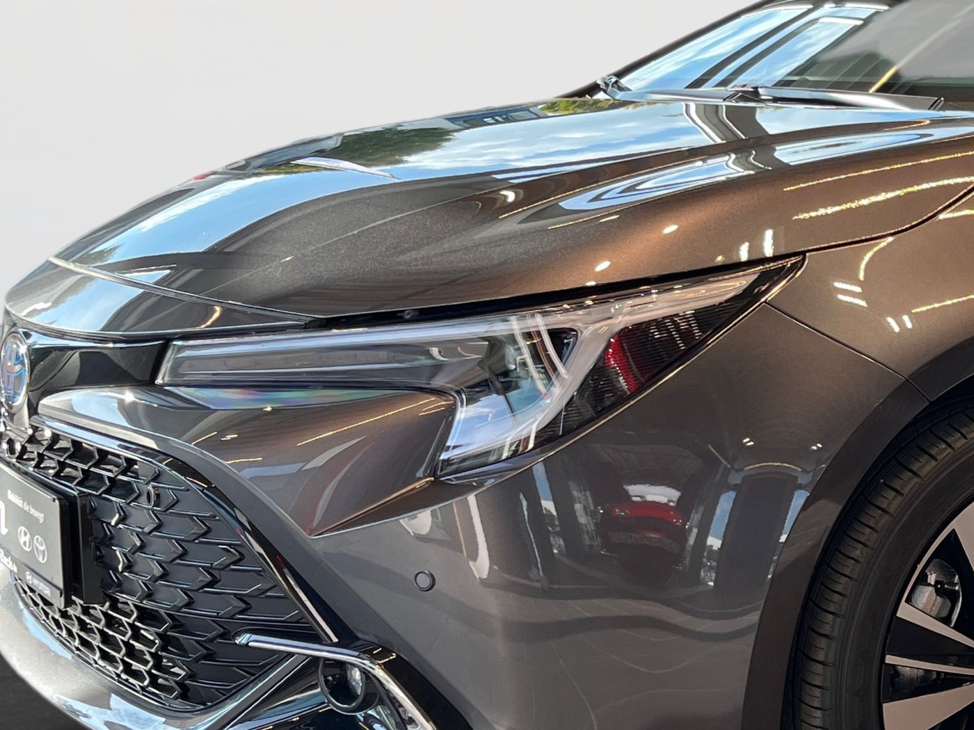 Foto 1 - Corolla Touring Sports 2,0 Hybrid TS Teamplayer mit Technik AUT, marlingrau