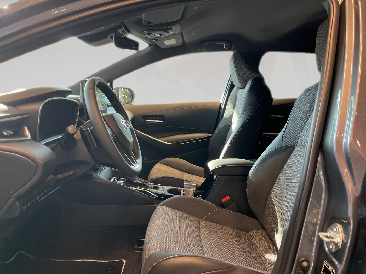 Foto 1 - Corolla Touring Sports 2,0 Hybrid TS Teamplayer mit Technik AUT, marlingrau