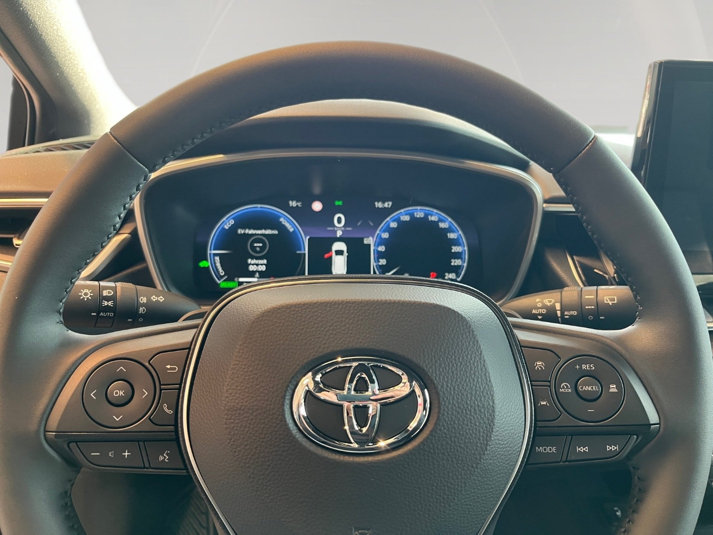 Foto 1 - Corolla Touring Sports 2,0 Hybrid TS Teamplayer mit Technik AUT, marlingrau