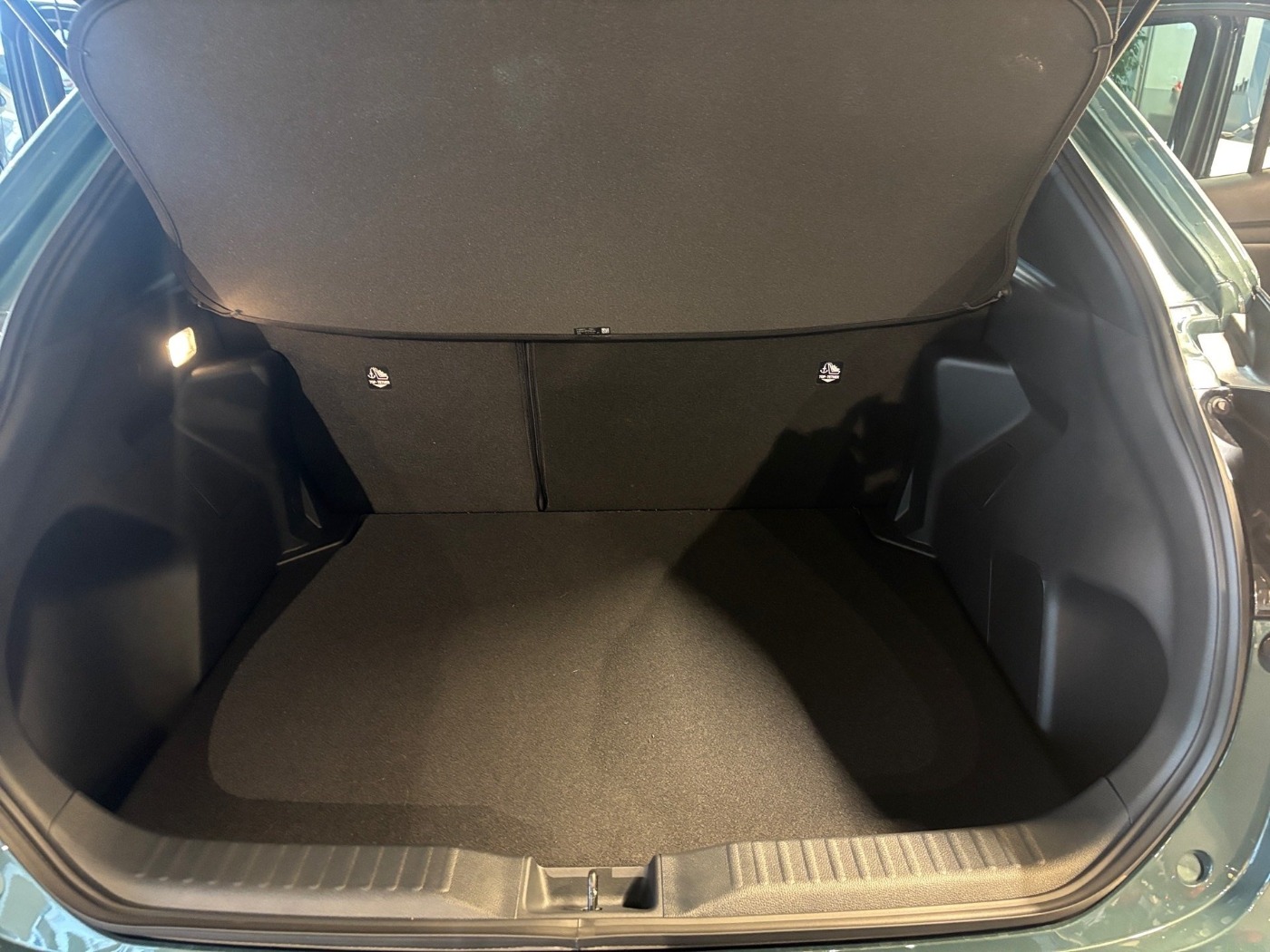 Foto 1 - Toyota Yaris Cross 1.5 Hybrid Teamplayer Winter-Paket, everest green