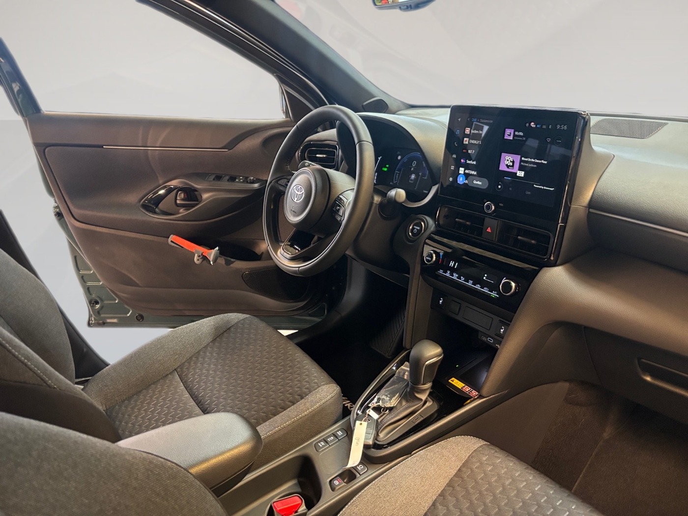Foto 1 - Toyota Yaris Cross 1.5 Hybrid Teamplayer Winter-Paket, everest green