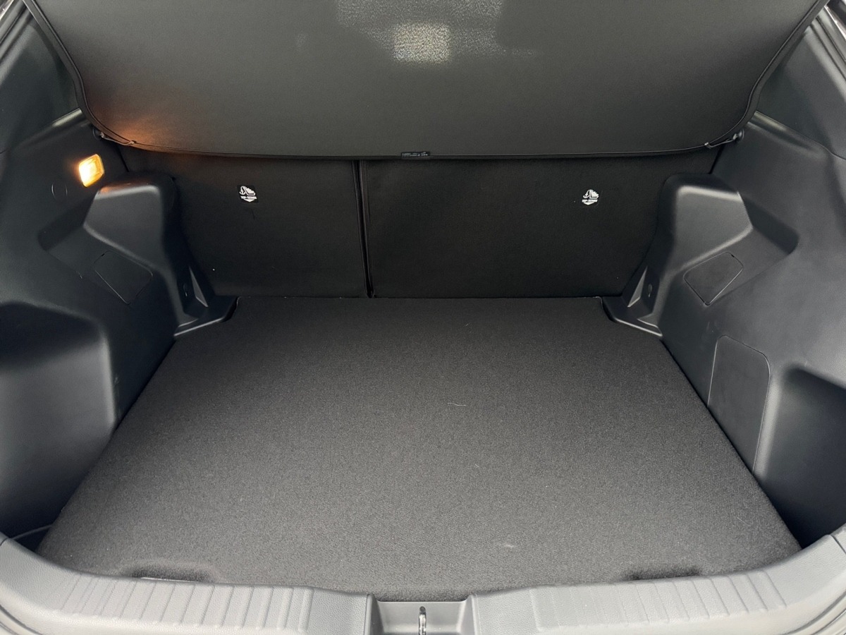 Foto 1 - Yaris Cross 1.5 Hybrid Teamplayer mit Winter-Pak, marlingrau