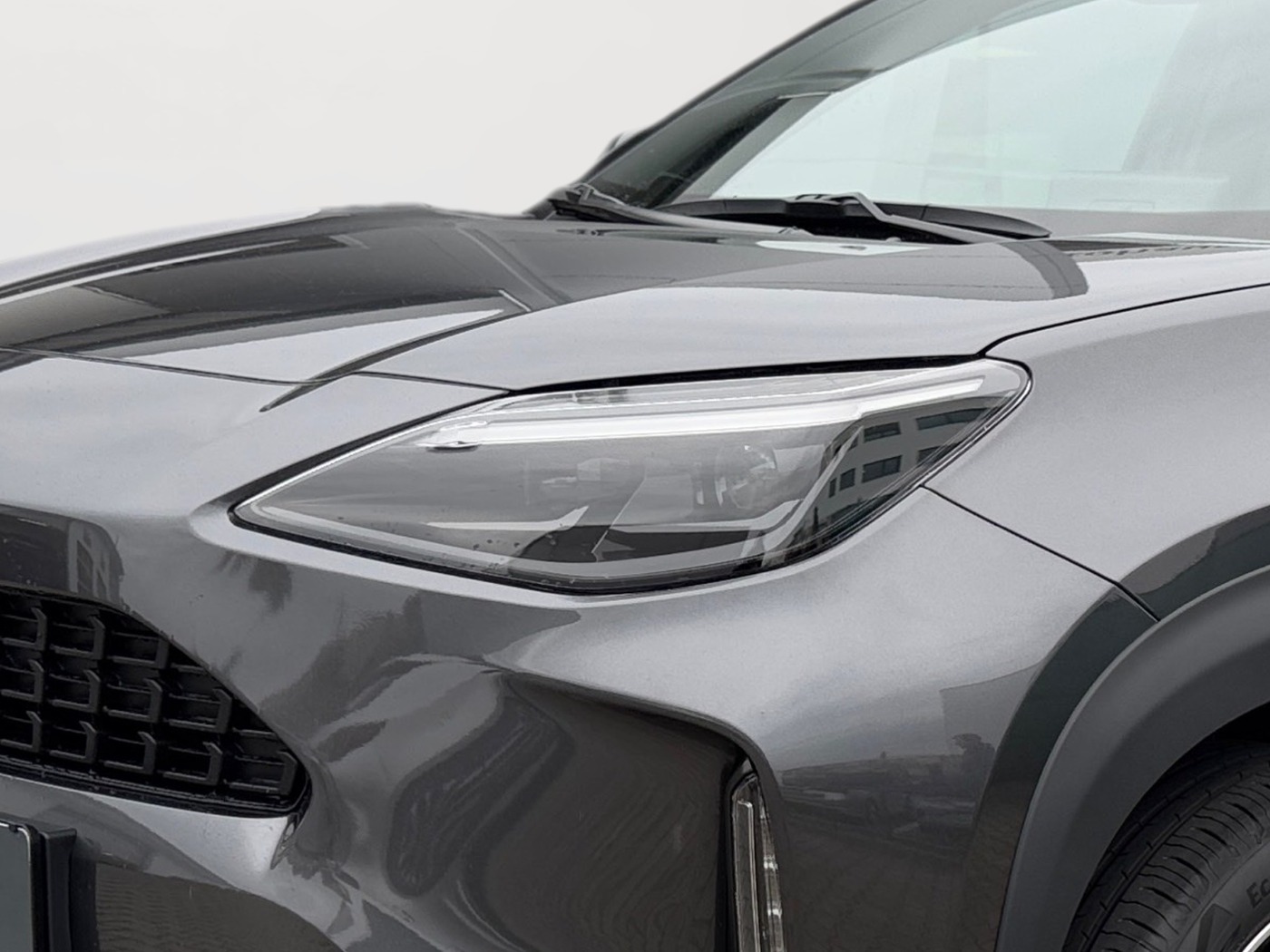 Foto 1 - Yaris Cross 1.5 Hybrid Teamplayer mit Winter-Pak, marlingrau